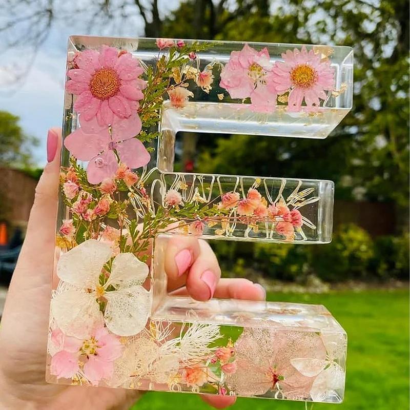 Resin Art Alphabet - 装飾的な花のナイトライト,26文字の樹脂ランプ,レタリング付き,ドライフラワー,創造的なテーブルライト
